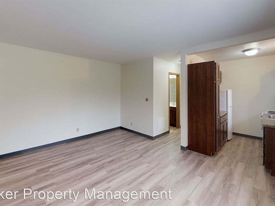 2nd image of 720 24th St Unit 3