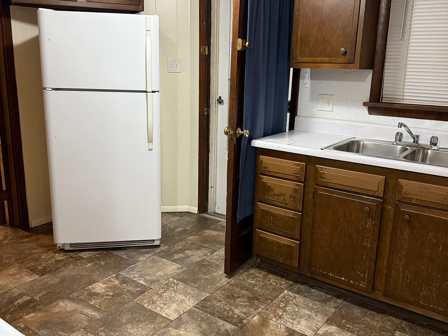 2 bed, 900 sqft, $975 — Photo 2