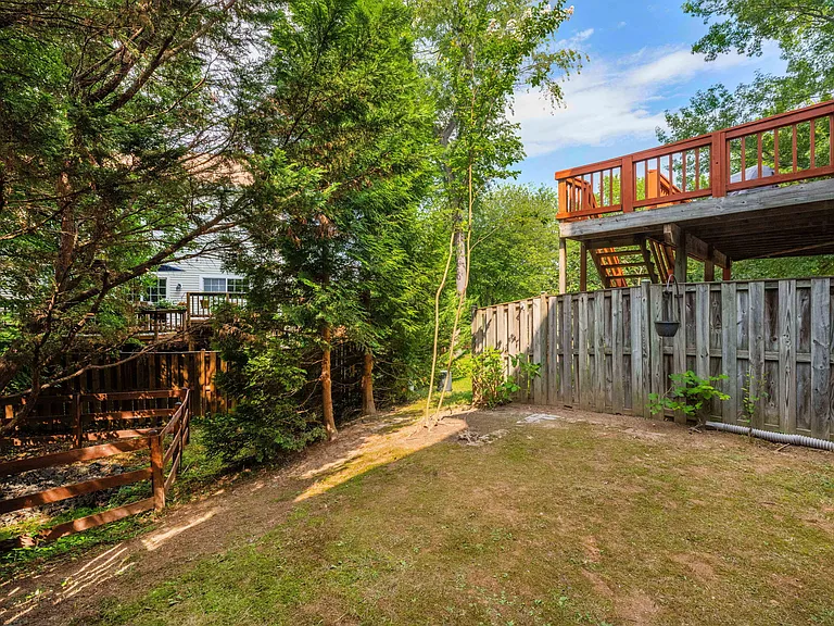 2902 Jessica Ct — Photo 40