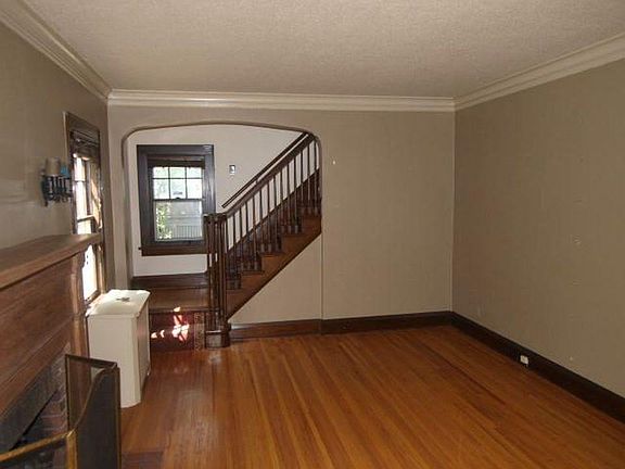 4th image of 3331 Newton Ave N