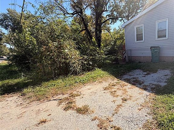6th image of 600 Plum St