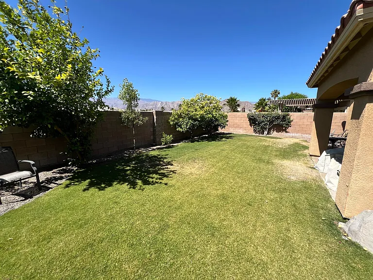 79679 Carmel Valley Ave — Photo 25