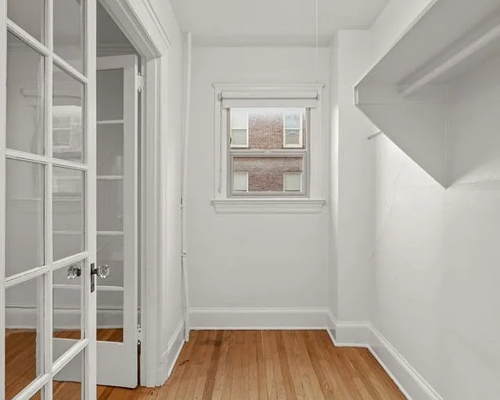 Campus Apartments 6 Weeks Free | Spacious Studio In Heart of the U District — Photo 19