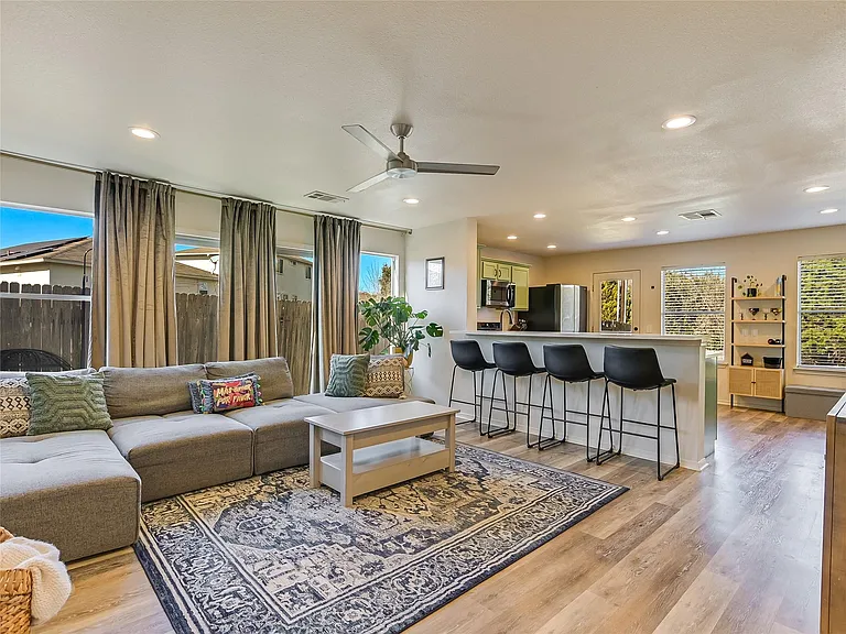 5516 Rayburn Ln — Photo 2