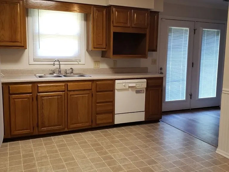 3796 Vandalia Dr — Photo 7