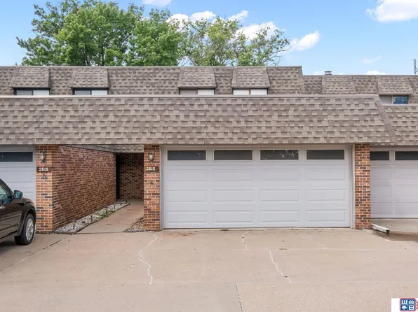 3515 Neerpark Dr, Lincoln, NE 68506