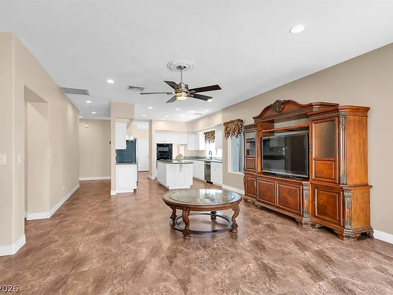 7956 Marbella Cir — Photo 13