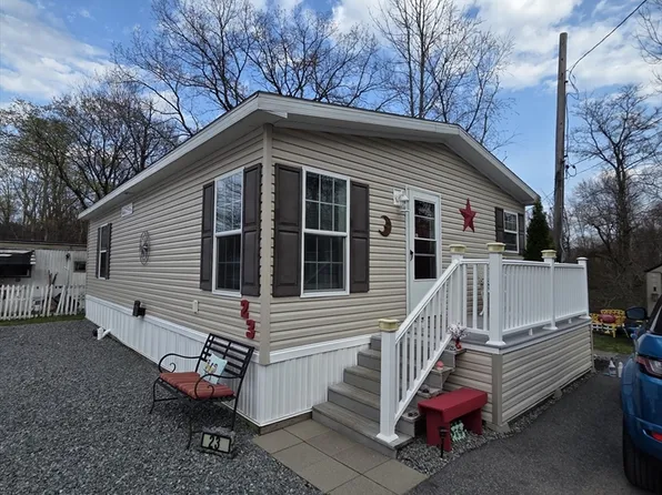 1156 Park St Trailer 23, Stoughton, MA 02072