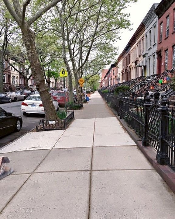 1st image of 571 Macdonough St #1