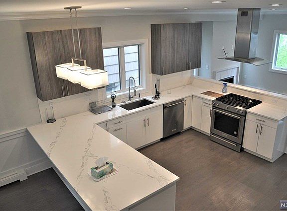 2nd image of 367 Lincoln Ave #367