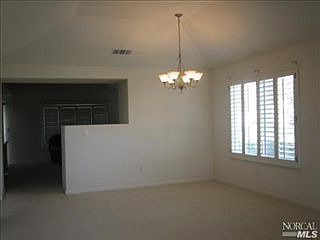 4th image of 563 Abbey Ct