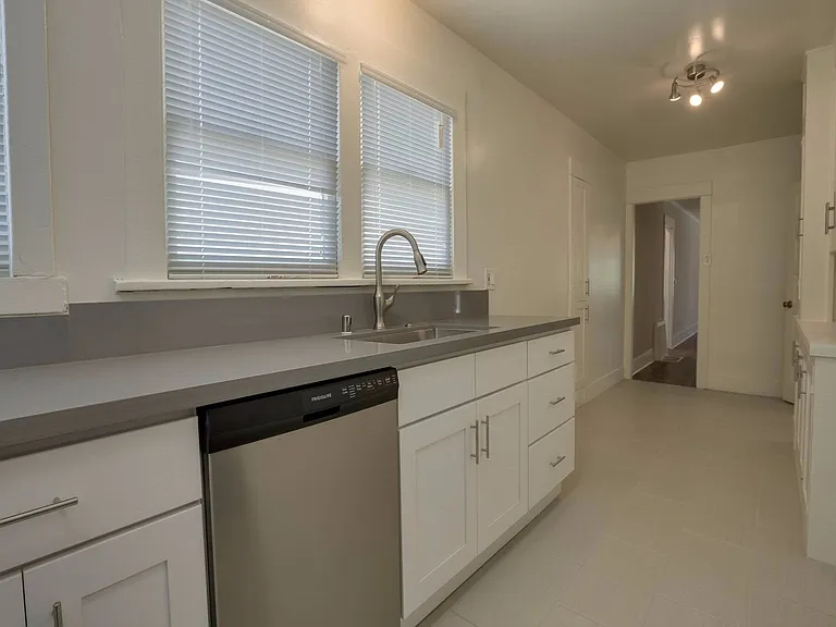 Remodeled House In Hollywood — Photo 4