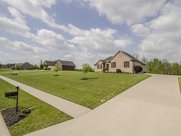 5th image of 4061 Port Royal Dr