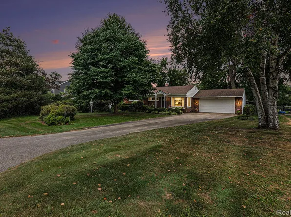 772 Marengo Dr, Troy, MI 48085