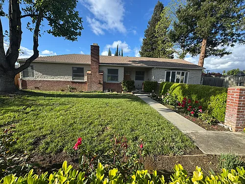 3185 Oriole Dr Photo 1
