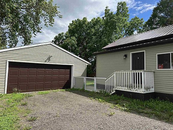 2nd image of 371 3RD AVENUE SOUTH