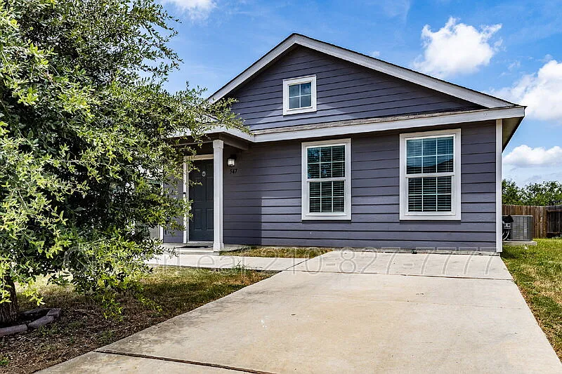 3 bed, 2.0 bath, 1450 sqft, $1,407 — Photo 3
