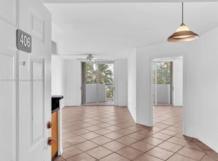 1621 Bay Rd APT 406, Miami Beach, FL 33139