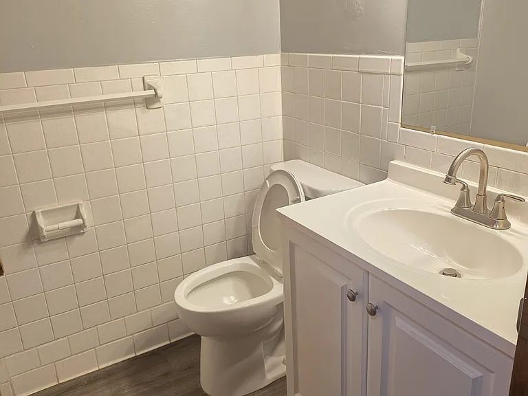 421 1st Ave E #215 — Photo 10