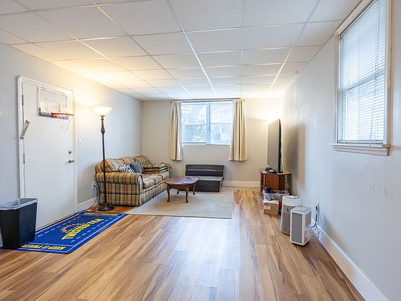4th image of 1335 Mathews Ave #1