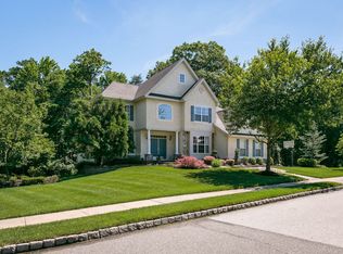 48 Wood View Dr, Mount Laurel, NJ 08054