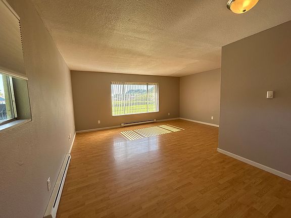 5th image of 4658 Ocean Beach Hwy APT L