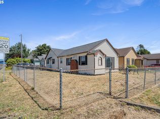 1702 10th St, Tillamook, OR 97141