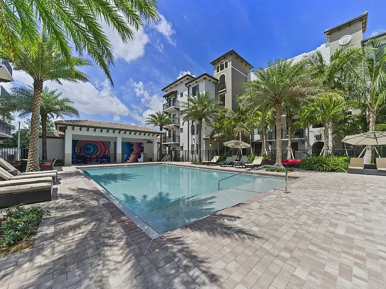 Ventura Pointe — Photo 3