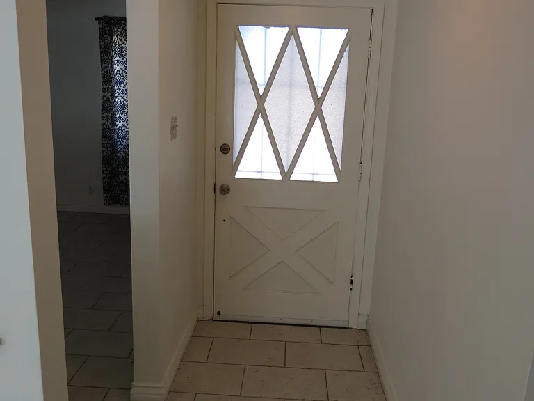 1448 Grove Ave — Photo 4