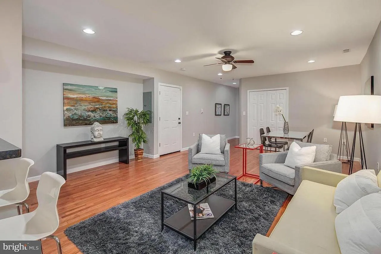 2 bed, 1027 sqft, $3,100 — Photo 1