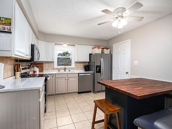5th image of 403 Weil Ln