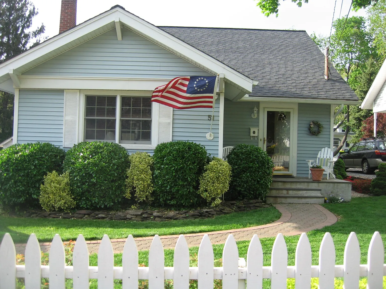 51 Oakland St photo 1