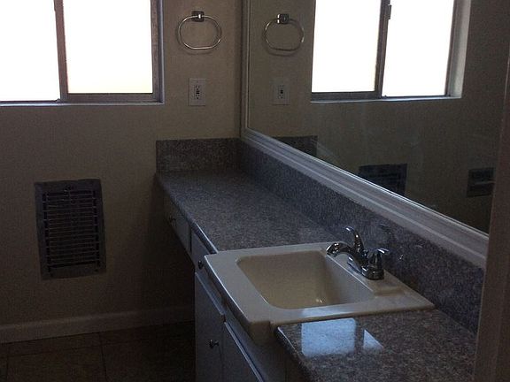 5th image of 4151 Somerset Dr