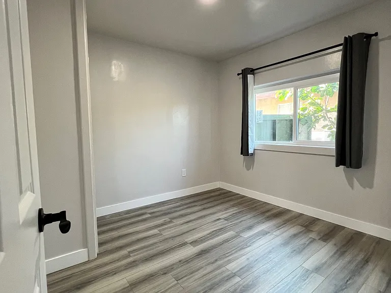 929 Georgia St #929 — Photo 7