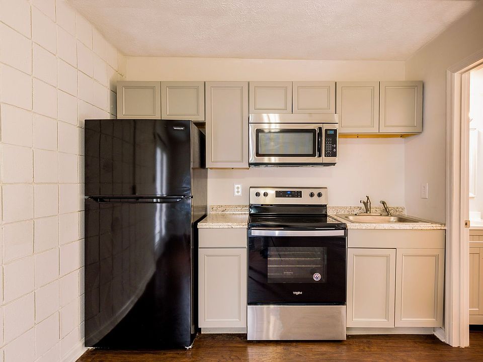 1st image of 27 E Washington St #18