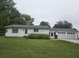 108 S Belmont St, Bowen, IL 62316