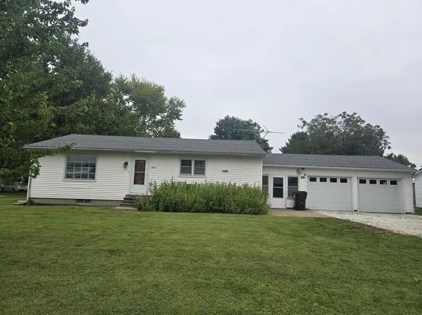 108 S Belmont St, Bowen, IL 62316