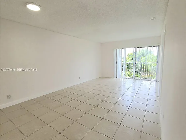 8620 N Sherman Cir #306 — Photo 7
