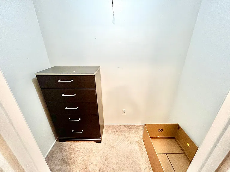 Varsity Management - 515 Walnut — Photo 57