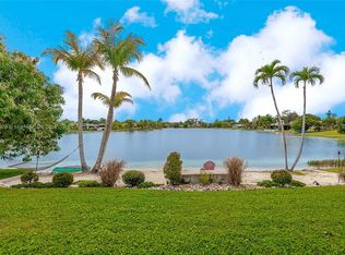 6860 Winged Foot Dr, Hialeah, FL 33015