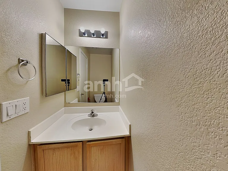 7926 N 54th Dr — Photo 8