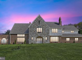 70 Vista Dr, Red Lion, PA 17356