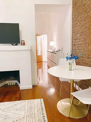 Rented by REAL New York | media 23