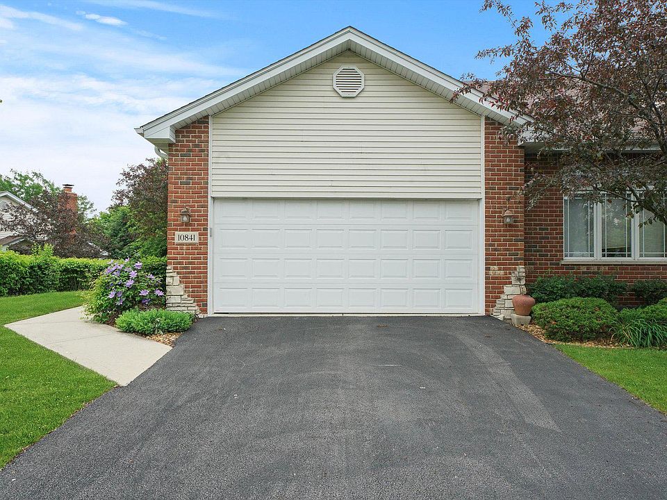 1st image of 10841 Canterbury Dr