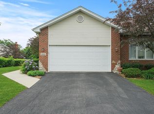 10841 Canterbury Dr, Mokena, IL 60448