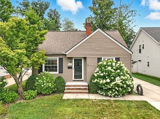 469 Canterbury Rd, Bay Village, OH 44140