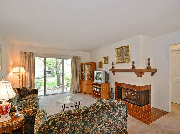 2nd image of 387 Sandhurst Cir APT 5