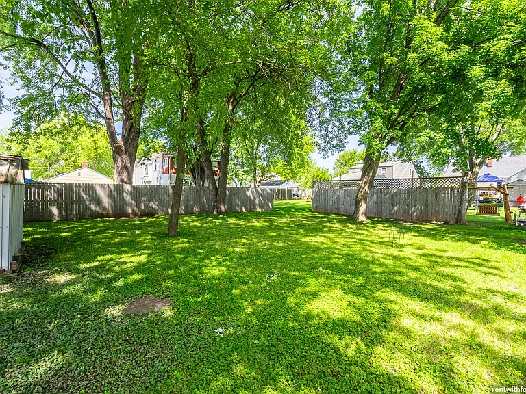 745 Racine St — Photo 15