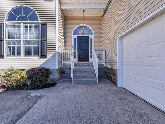 5th image of 1379 Constitution Dr