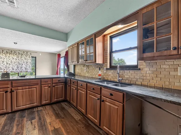 6297 S Fm 3465, Adkins, TX 78101
